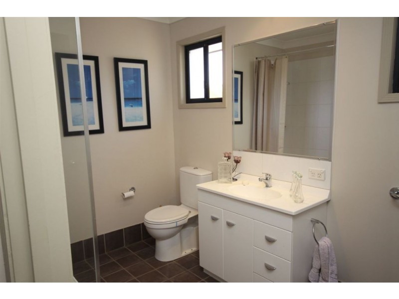 18/136 Pacific Pines Boulevard, Pacific Pines QLD 4211