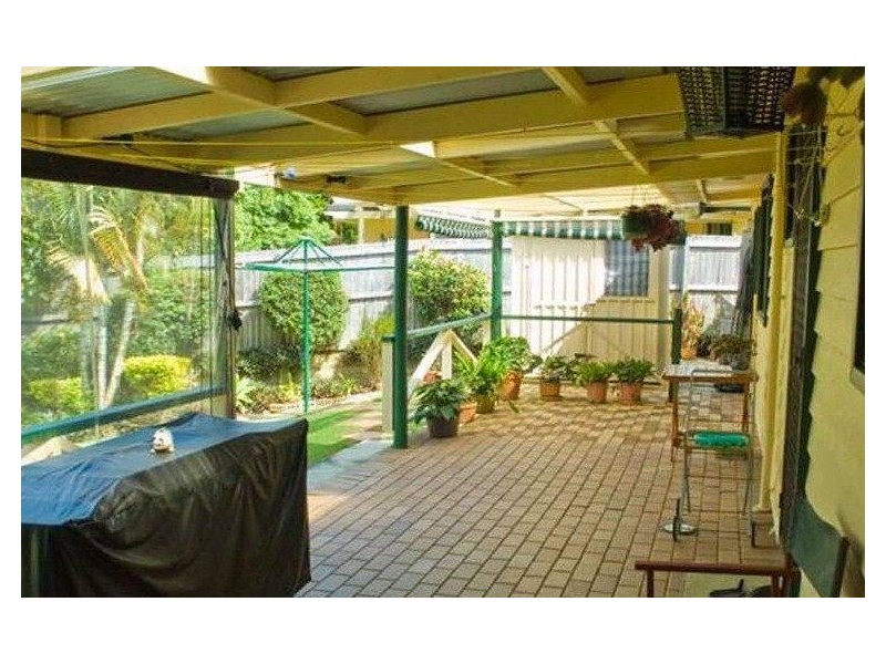 36 Wistaria Avenue, Southport QLD 4215