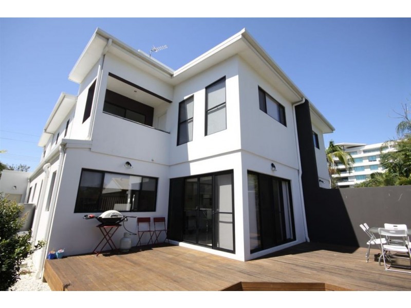 2/40 Bayview Street, Runaway Bay QLD 4216