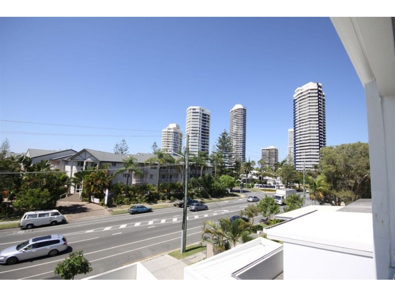 2/40 Bayview Street, Runaway Bay QLD 4216