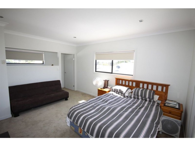 2/40 Bayview Street, Runaway Bay QLD 4216