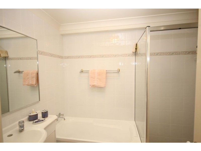 64/88 Limetree Parade West, Runaway Bay QLD 4216