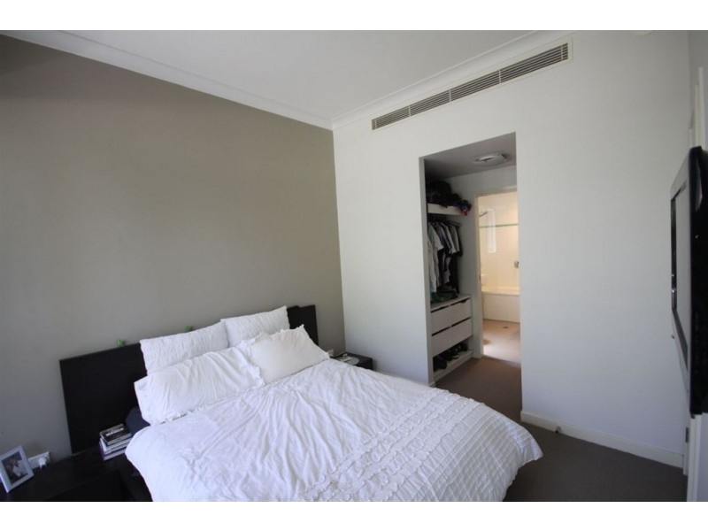 107/430 Marine Parade, Biggera Waters QLD 4216