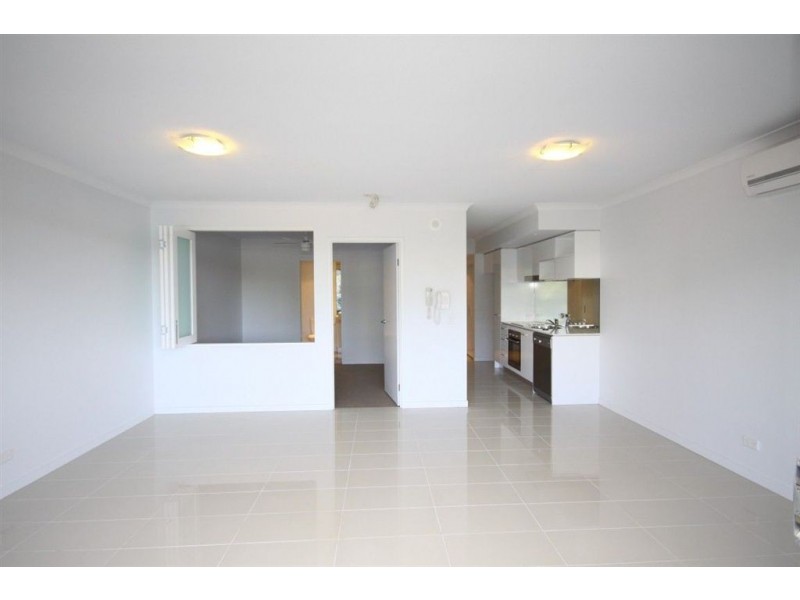 108/33-35 Madang Crescent, Runaway Bay QLD 4216