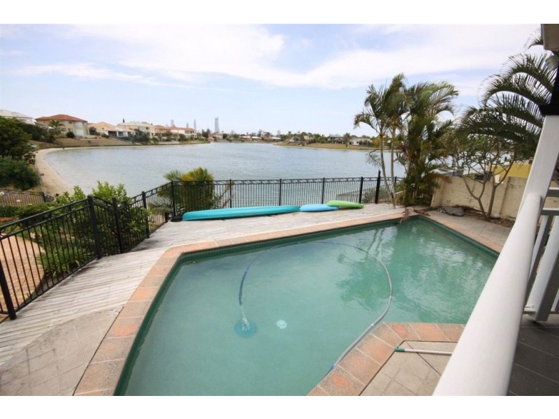 70 Cypress Drive, Broadbeach Waters QLD 4218