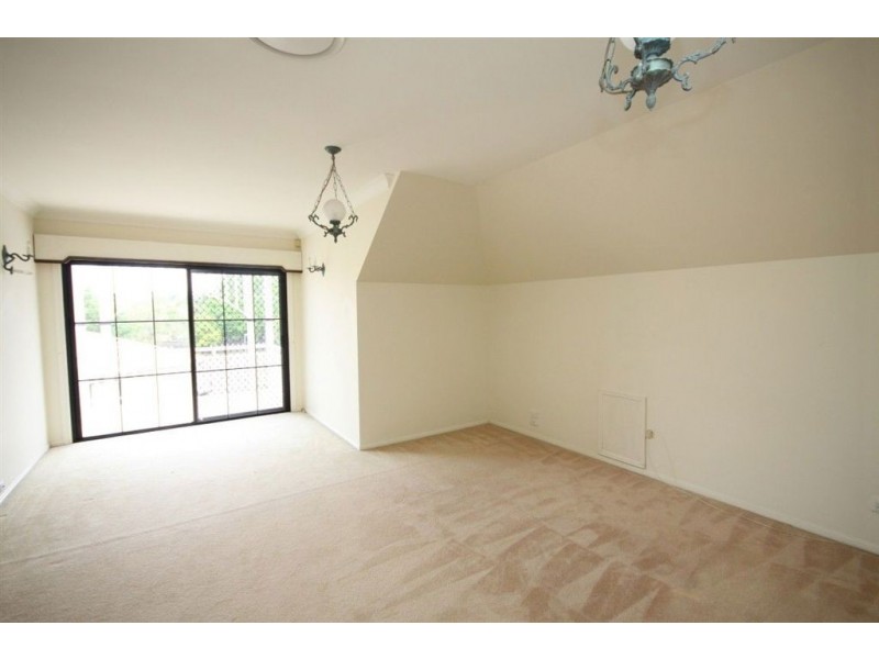 70 Cypress Drive, Broadbeach Waters QLD 4218