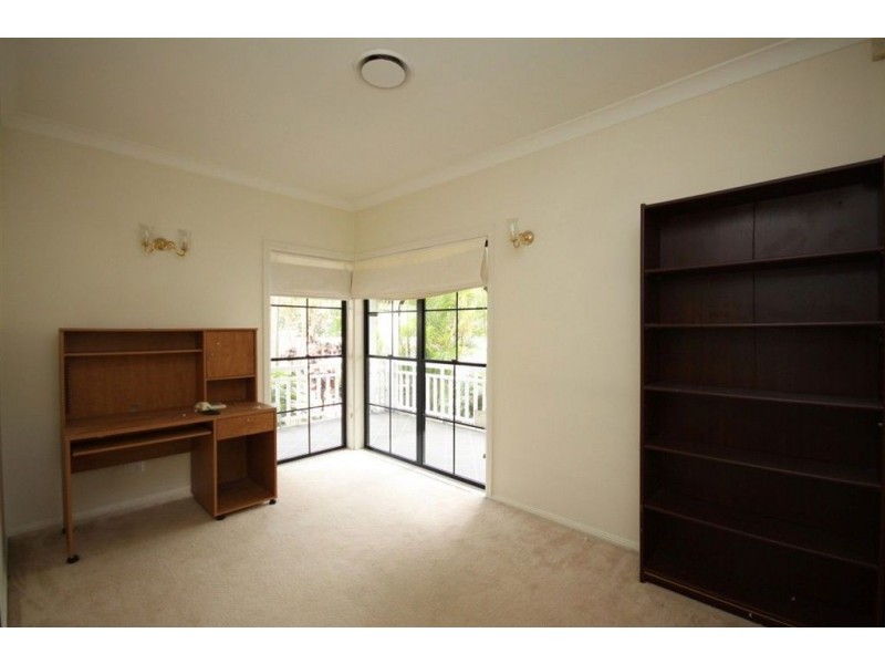 70 Cypress Drive, Broadbeach Waters QLD 4218