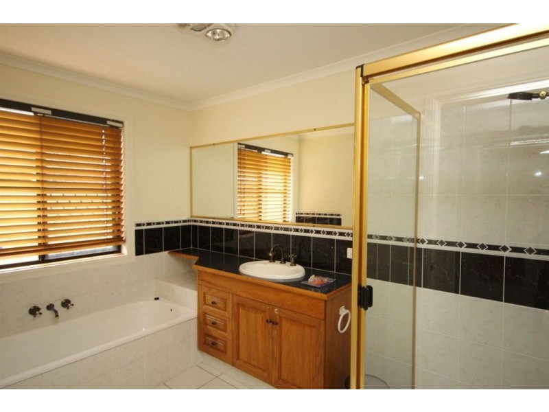 70 Cypress Drive, Broadbeach Waters QLD 4218