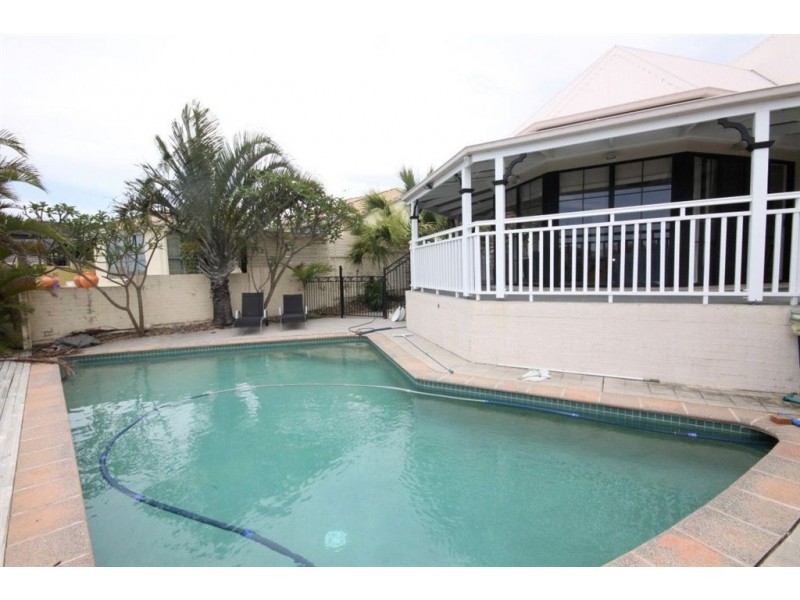 70 Cypress Drive, Broadbeach Waters QLD 4218