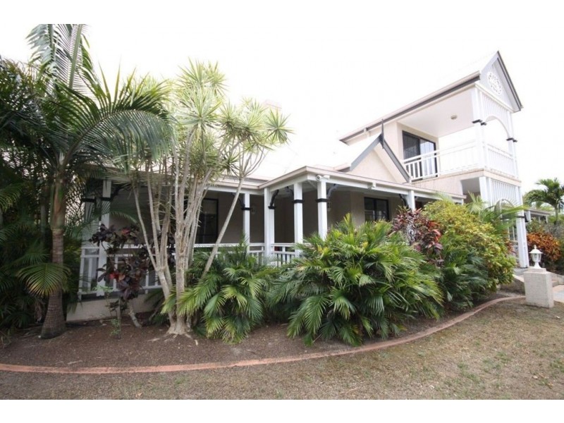 70 Cypress Drive, Broadbeach Waters QLD 4218