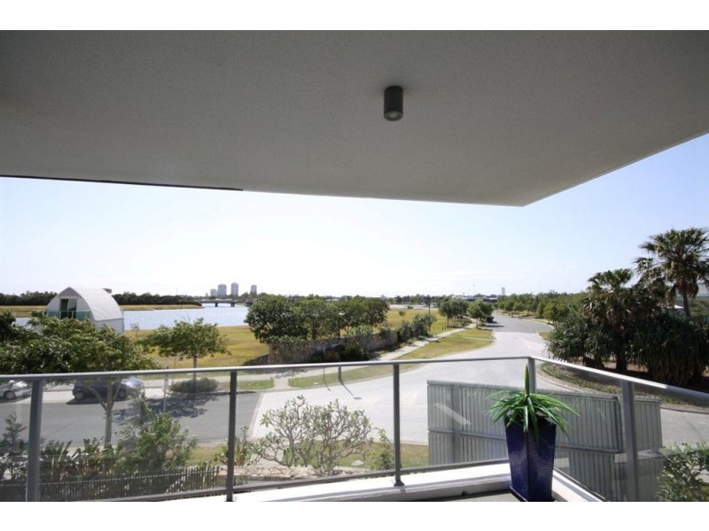 103/2 East Quay Drive, Biggera Waters QLD 4216