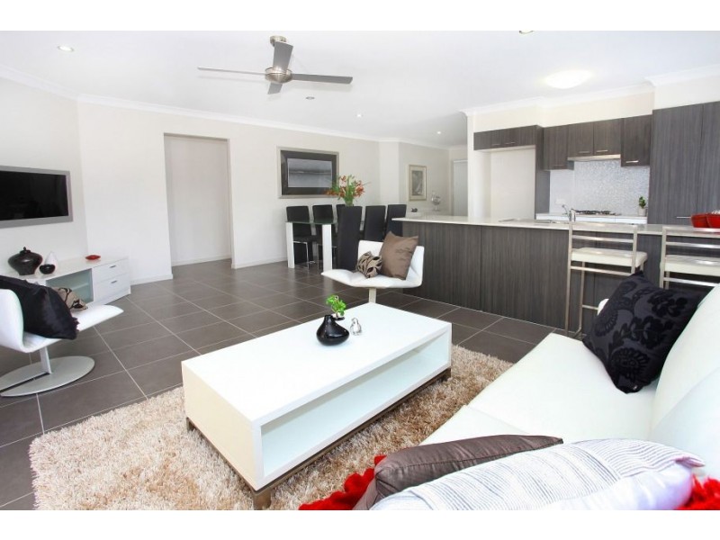 1/4 Morning Sun Court, Maudsland QLD 4210