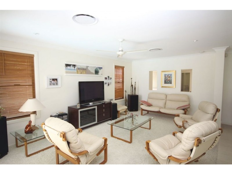 67 Pebble Beach Drive, Runaway Bay QLD 4216
