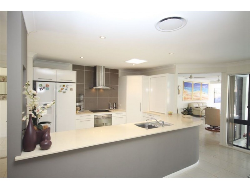 67 Pebble Beach Drive, Runaway Bay QLD 4216