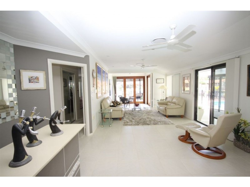 67 Pebble Beach Drive, Runaway Bay QLD 4216