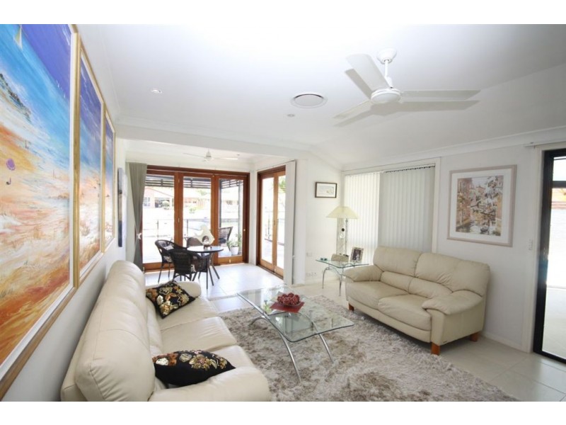 67 Pebble Beach Drive, Runaway Bay QLD 4216