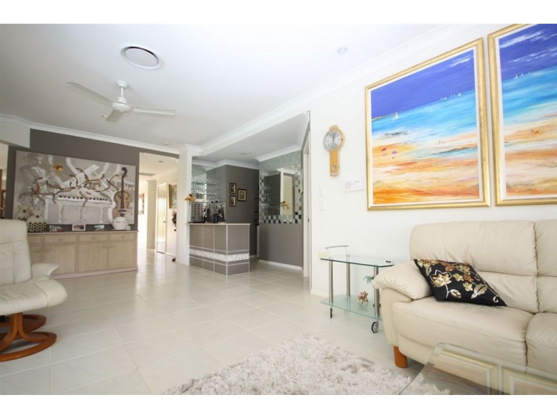 67 Pebble Beach Drive, Runaway Bay QLD 4216