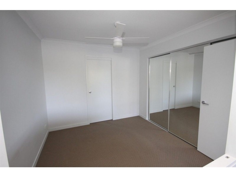 102/33-37 Madang Crescent, Runaway Bay QLD 4216