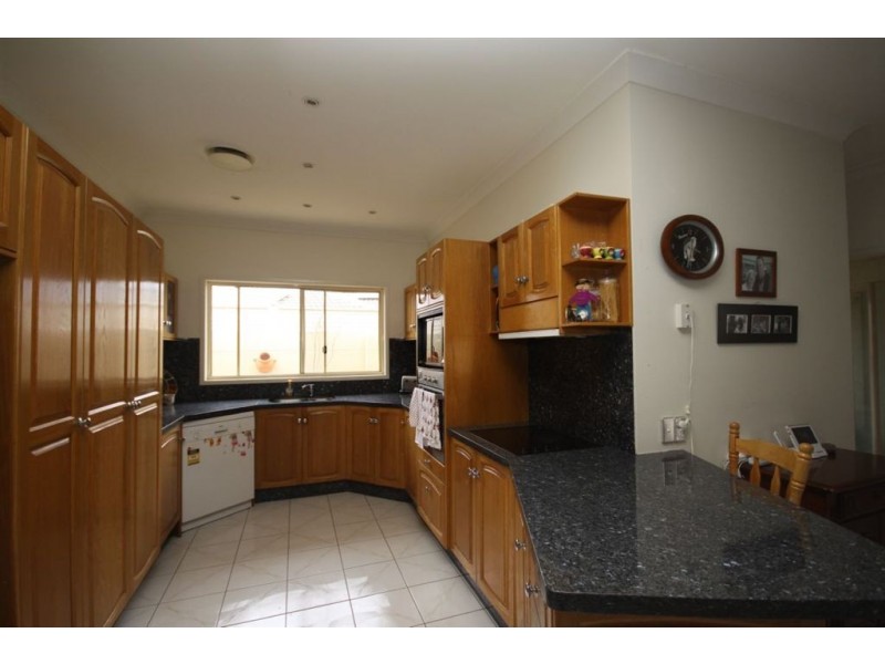 6 Nirvana Court, Runaway Bay QLD 4216