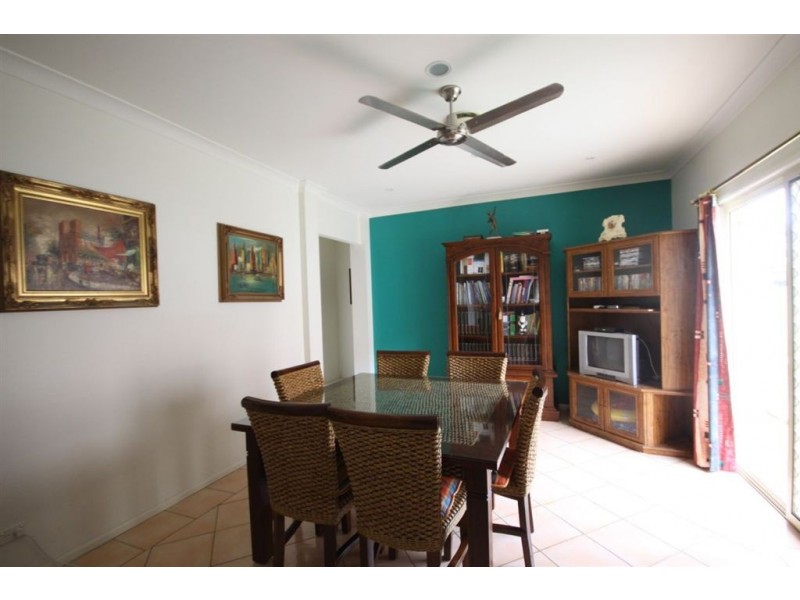 6 Nirvana Court, Runaway Bay QLD 4216