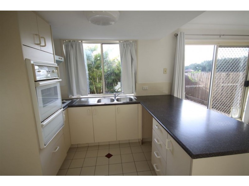4/482 Pine Ridge Road, Coombabah QLD 4216
