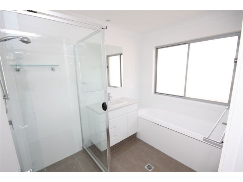 6 Riverside Sanctuary Terrace, Ormeau QLD 4208