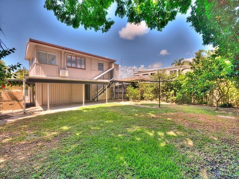 19 Broadwater Street, Runaway Bay QLD 4216