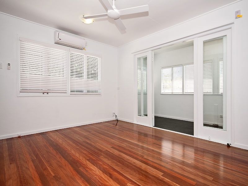 19 Broadwater Street, Runaway Bay QLD 4216