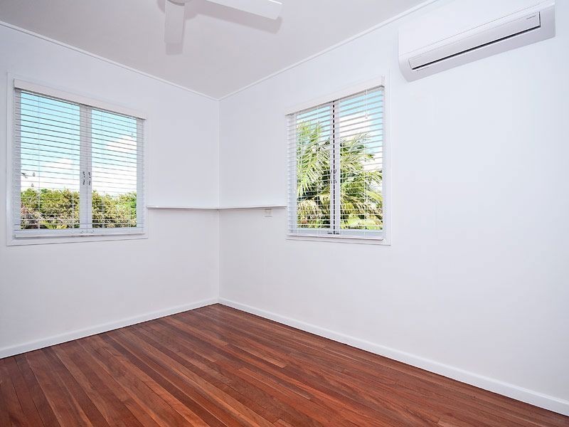 19 Broadwater Street, Runaway Bay QLD 4216