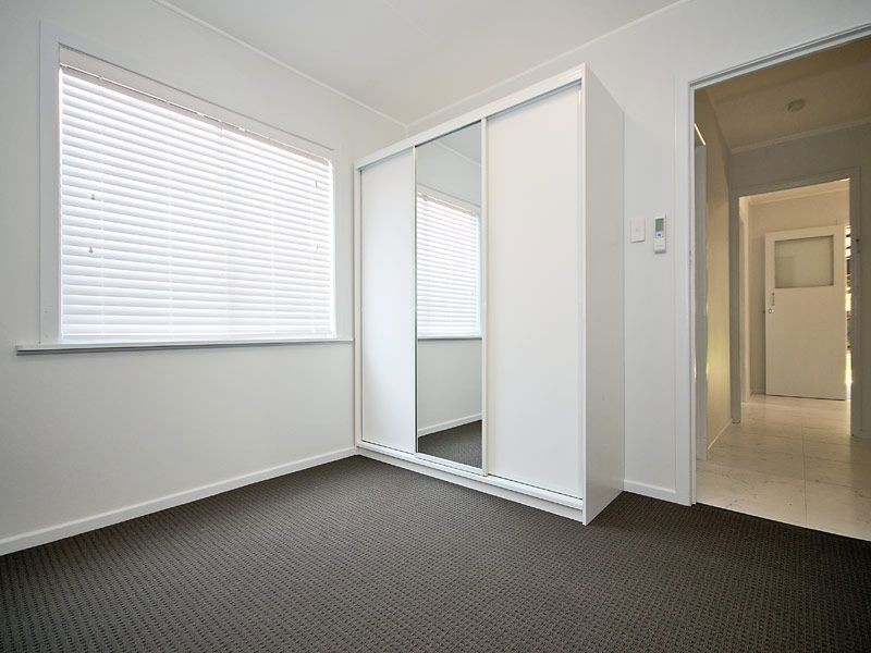 19 Broadwater Street, Runaway Bay QLD 4216