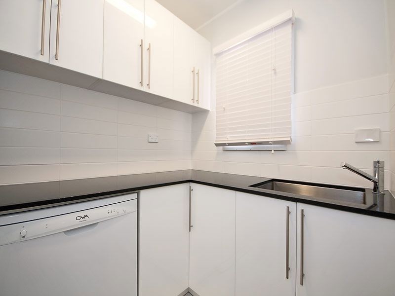 19 Broadwater Street, Runaway Bay QLD 4216