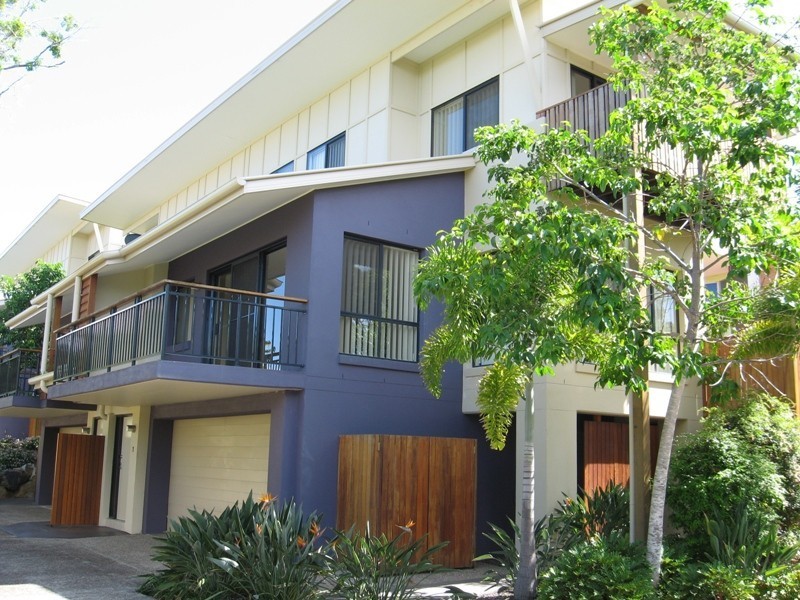 1/62 Imperial Parade, Labrador QLD 4215