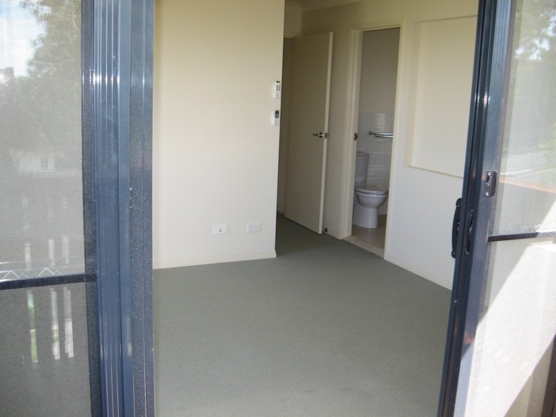 1/62 Imperial Parade, Labrador QLD 4215