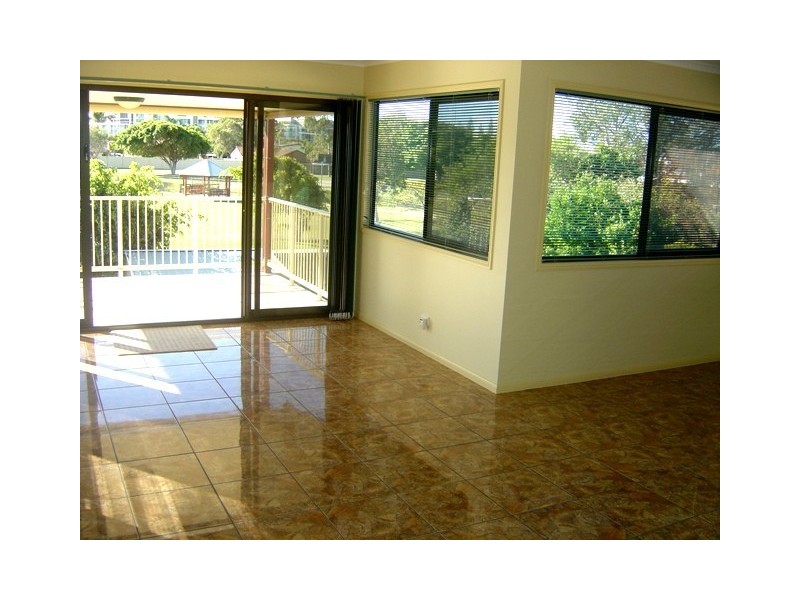 7 Anemone Ave, Hollywell QLD 4216