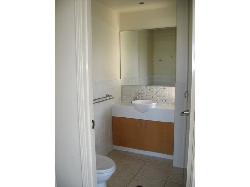 1/62 Imperial, Labrador QLD 4215