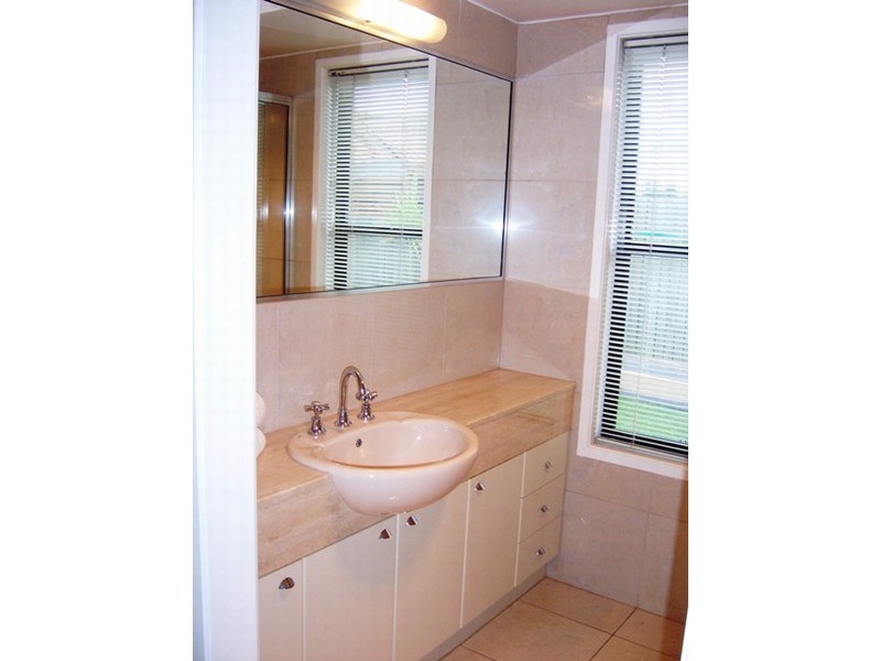 25 Hayward Ave, Cashmere QLD 4500