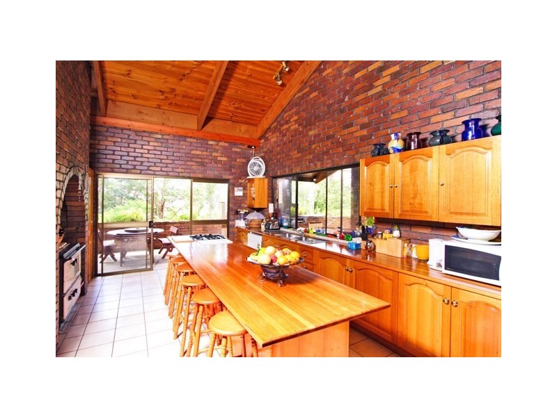 965 Mt Glorious Rd, Samford QLD 4520