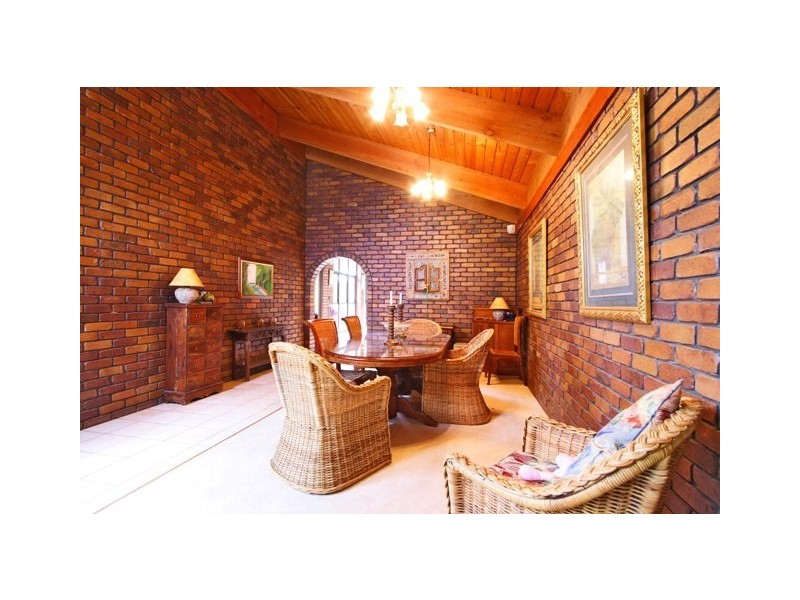 965 Mt Glorious Rd, Samford QLD 4520