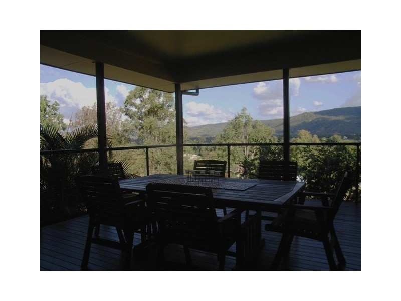 10 Equestrian Crt, Samford QLD 4520