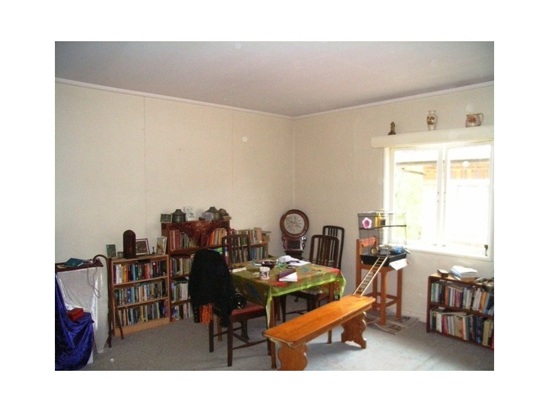 74 Taringa Pde, Indooroopilly QLD 4068