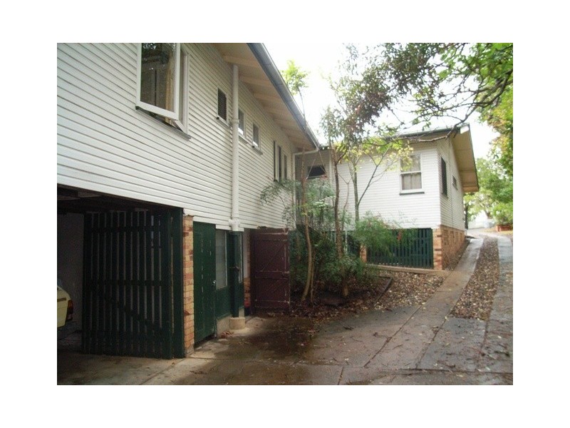 74 Taringa Pde, Indooroopilly QLD 4068