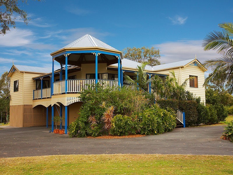 17 Showgrounds Drive, Samford QLD 4520
