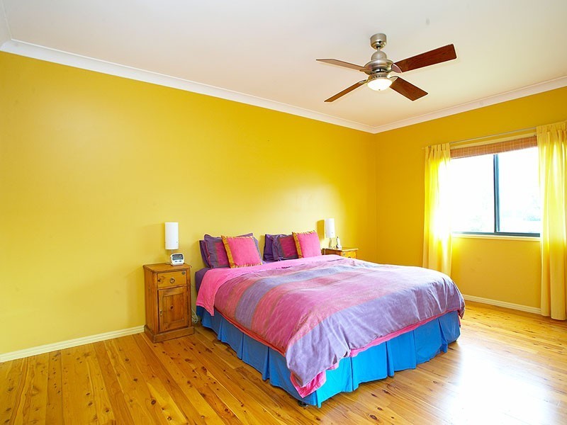 17 Showgrounds Drive, Samford QLD 4520
