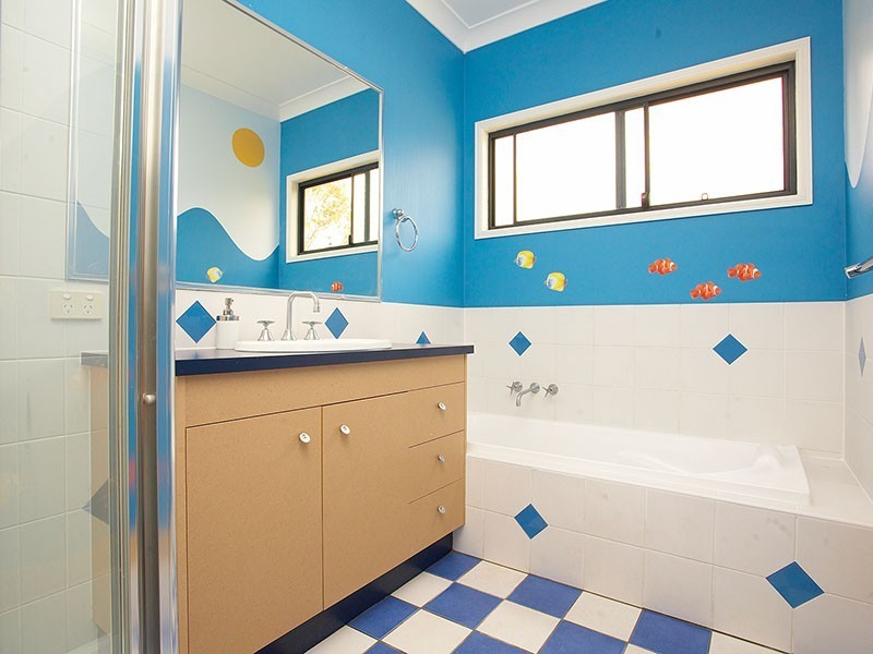 17 Showgrounds Drive, Samford QLD 4520