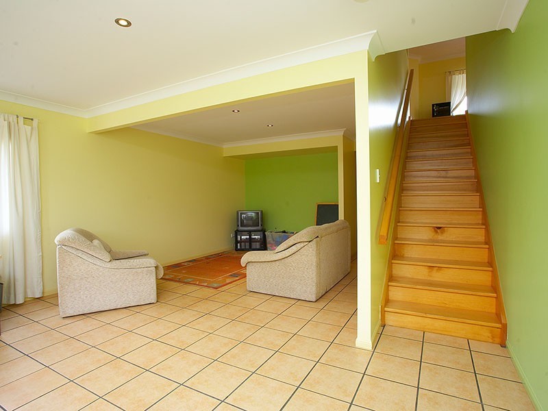 17 Showgrounds Drive, Samford QLD 4520