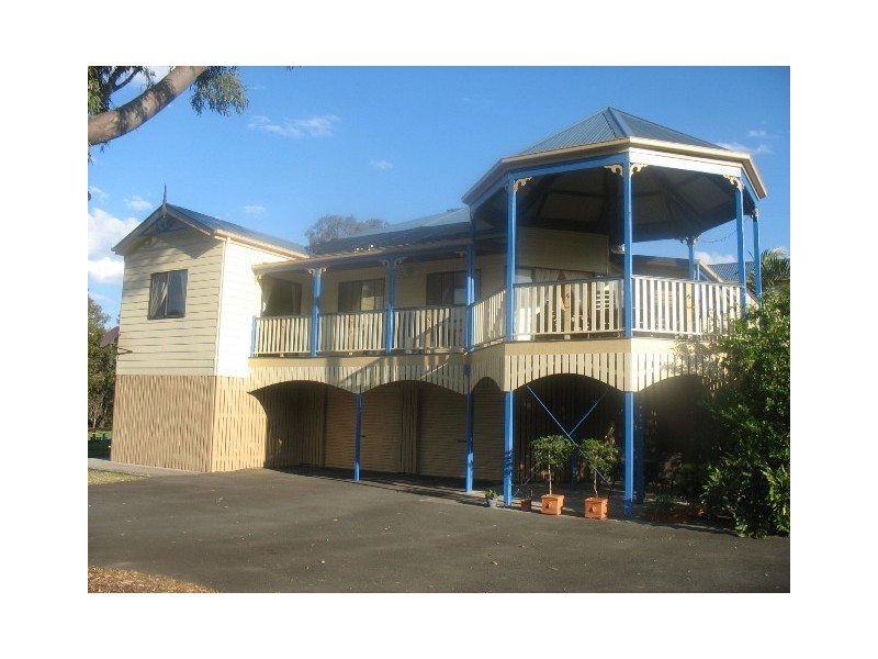 17 Showgrounds Drive, Samford QLD 4520