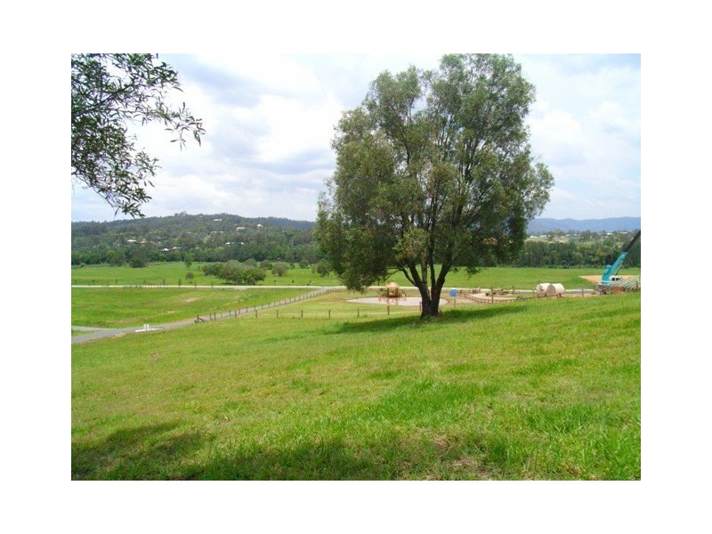 2 Oak River Road, Samford QLD 4520