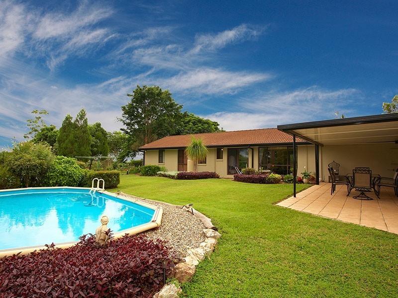 1 Benjamin Close, Samford QLD 4520