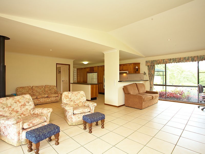 1 Benjamin Close, Samford QLD 4520