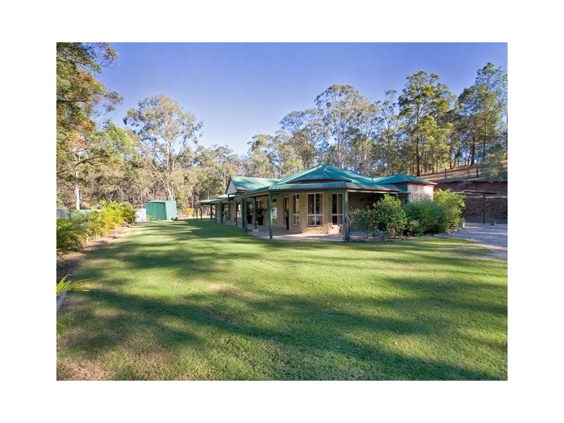 32 Seraya Court, Samford QLD 4520